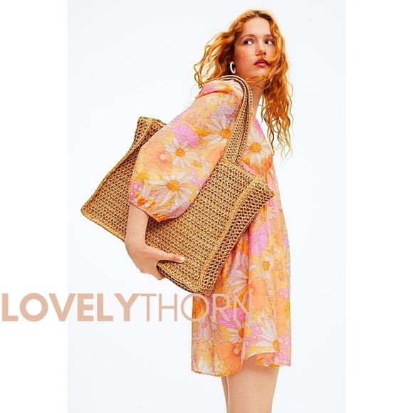 H&M Dresses & Skirts - H&M // retro 70's floral print plunge open back puff sleeve mini dress
